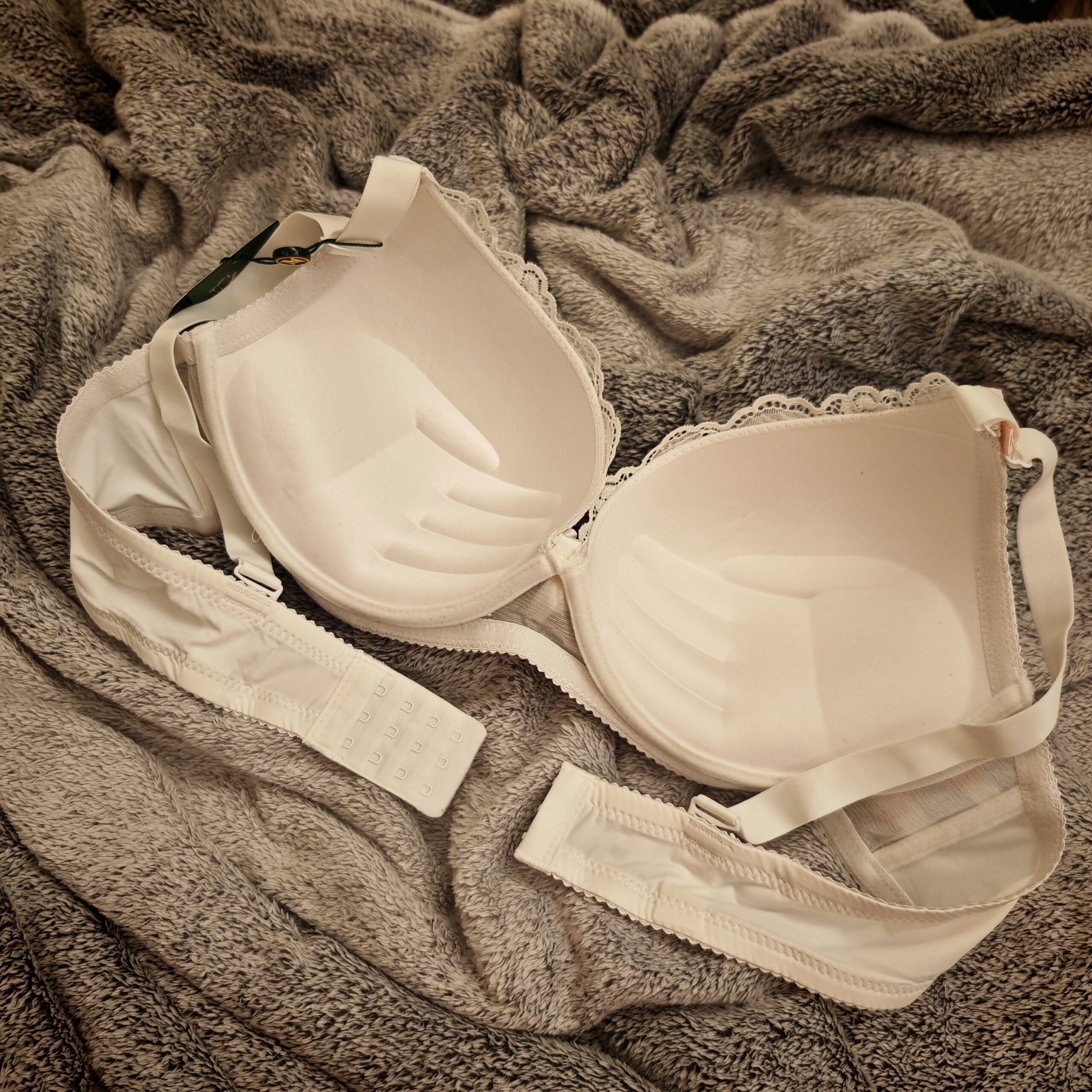 Biustonosz Push-Up Zbierający Efekt Ręki Koronka Śmietankowy - obrazek 4